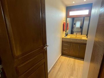 FINA PATAGONIA. Casa en venta c/ cochera en San Martin de los Andes