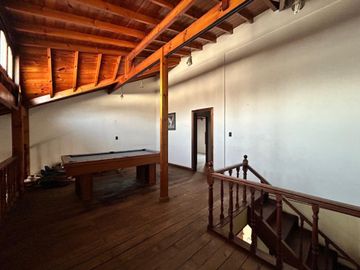 CASA 5 AMBIENTES VENTA EN LUIS GUILLÓN CON PARQUE