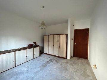 CASA 5 AMBIENTES VENTA EN LUIS GUILLÓN CON PARQUE