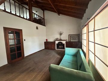 CASA 5 AMBIENTES VENTA EN LUIS GUILLÓN CON PARQUE