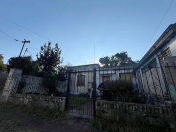 VENTA CASA 3 AMB CON TERRENO 400 MT2 EN GARIN
