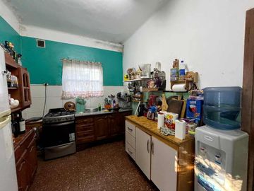 VENTA CASA 3 AMB CON TERRENO 400 MT2 EN GARIN