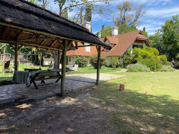 VENTA CASA QUINTA PILAR -EMPRENDIMIENTO COMERCIAL-