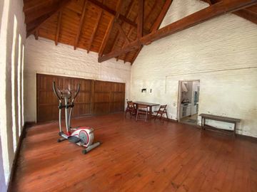 VENTA CASA QUINTA PILAR -EMPRENDIMIENTO COMERCIAL-