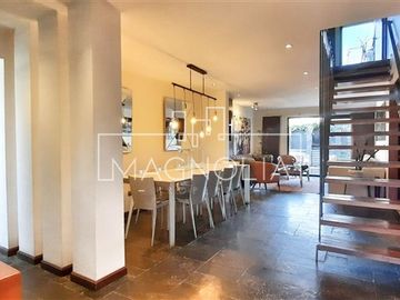 Casa en Venta en a pasos de colegio manquehue