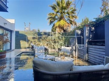 Casa en Venta en a pasos de colegio manquehue