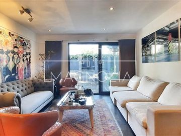 Casa en Venta en a pasos de colegio manquehue