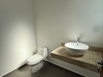 House for Sale | Immediate Delivery | 3 Bedrooms, Pool &#038; Rooftop | $3,650,000 MXN MID-131
