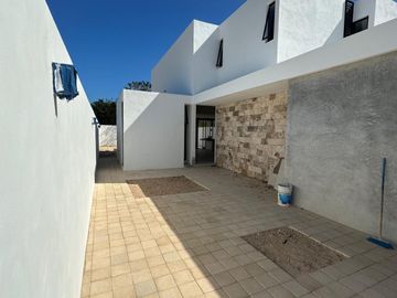 House with Pool and Exclusive Amenities MID-074