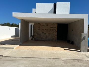 House with Pool and Exclusive Amenities MID-074