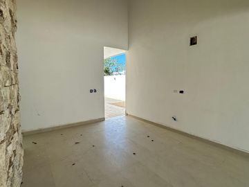 House with Pool and Exclusive Amenities MID-074