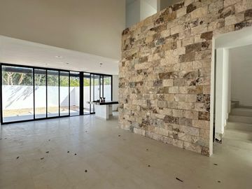 House with Pool and Exclusive Amenities MID-074