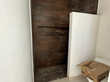 House with Pool and Exclusive Amenities MID-074