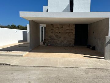 House with Pool and Exclusive Amenities MID-074