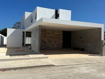 House with Pool and Exclusive Amenities MID-074