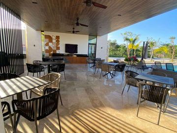 Modern Residence with Strategic Location in Northern Mérida MID-017