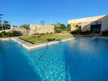 Modern Residence with Strategic Location in Northern Mérida MID-017