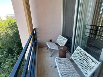 Fully Furnished Turn Key: Luxury and comfort Loft RS-012