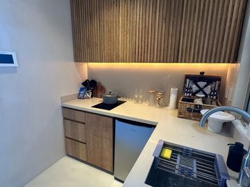 Fully Furnished Turn Key: Luxury and comfort Loft RS-012
