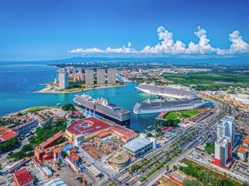 Luxury Living: 4 Bedroom Ocean front Apartments for Sale in Puerto Vallarta &#8211; PV-003
