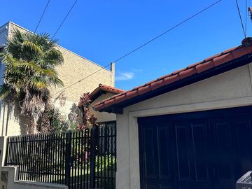 Casa con lote propio 3 dermitorios y garage