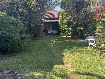 Casa con lote propio 3 dermitorios y garage