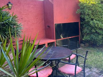 Casa con lote propio 3 dermitorios y garage