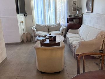 Casa con lote propio 3 dermitorios y garage