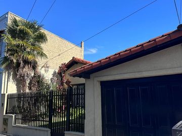 Casa con lote propio 3 dermitorios y garage