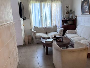Casa con lote propio 3 dermitorios y garage