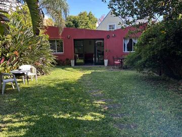 Casa con lote propio 3 dermitorios y garage