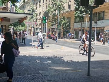 Estacionamiento en Venta en Huérfanos con Miraflores