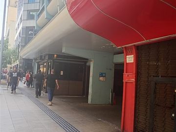 Estacionamiento en Venta en Huérfanos con Miraflores