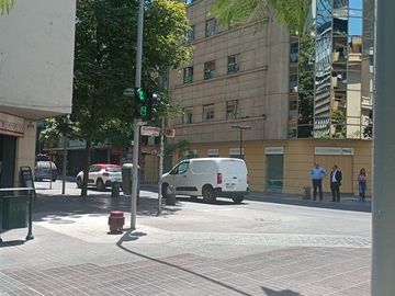 Estacionamiento en Venta en Huérfanos con Miraflores