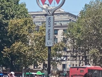Estacionamiento en Venta en Huérfanos con Miraflores