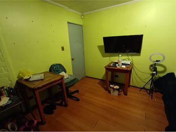 Central y espaciosa casa en Av tres Poniente Maipu