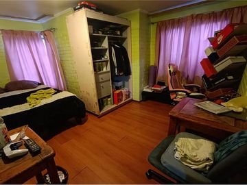 Central y espaciosa casa en Av tres Poniente Maipu