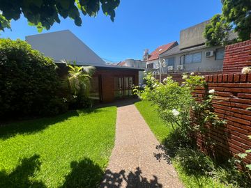 Casa  en Venta Ramos Mejia / La Matanza (A004 4561)
