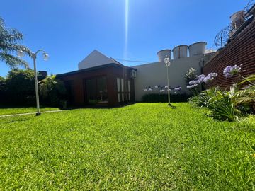 Casa  en Venta Ramos Mejia / La Matanza (A004 4561)