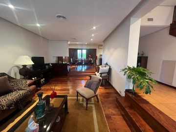 Casa  en Venta Ramos Mejia / La Matanza (A004 4561)