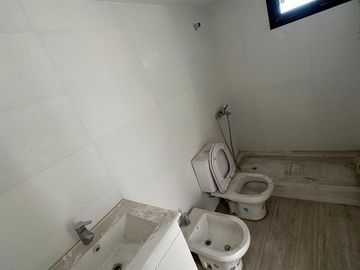 Hermoso departamento a estrenar con terraza propia con parrilla.