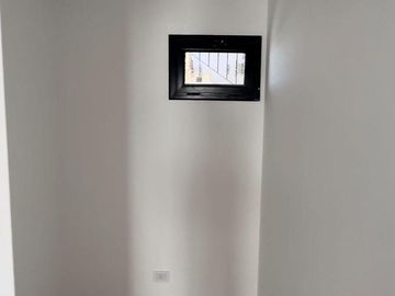 Hermoso departamento a estrenar con terraza propia con parrilla.