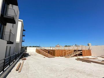 Hermoso departamento a estrenar con terraza propia con parrilla.