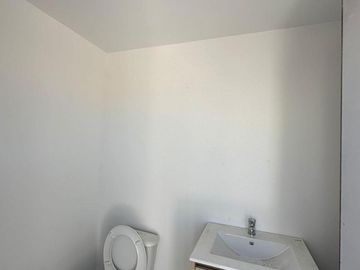 Hermoso departamento a estrenar con terraza propia con parrilla.