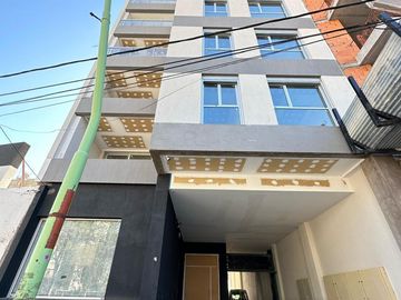 Departamento en venta de 2 dormitorios c/ cochera en Corrientes 30