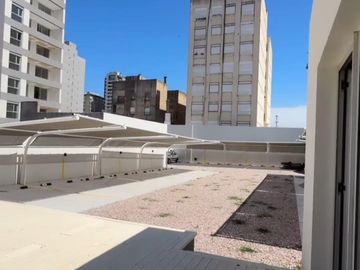 Departamento en venta de 2 dormitorios c/ cochera en Corrientes 30