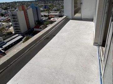 Departamento en venta de 2 dormitorios c/ cochera en Corrientes 30