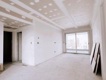 Departamento en venta de 2 dormitorios c/ cochera en Corrientes 30