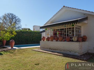 Gran Oportunidad !!! Hermosa Casa en Venta de 4 Dormitorios - Tablada Park