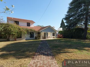 Gran Oportunidad !!! Hermosa Casa en Venta de 4 Dormitorios - Tablada Park
